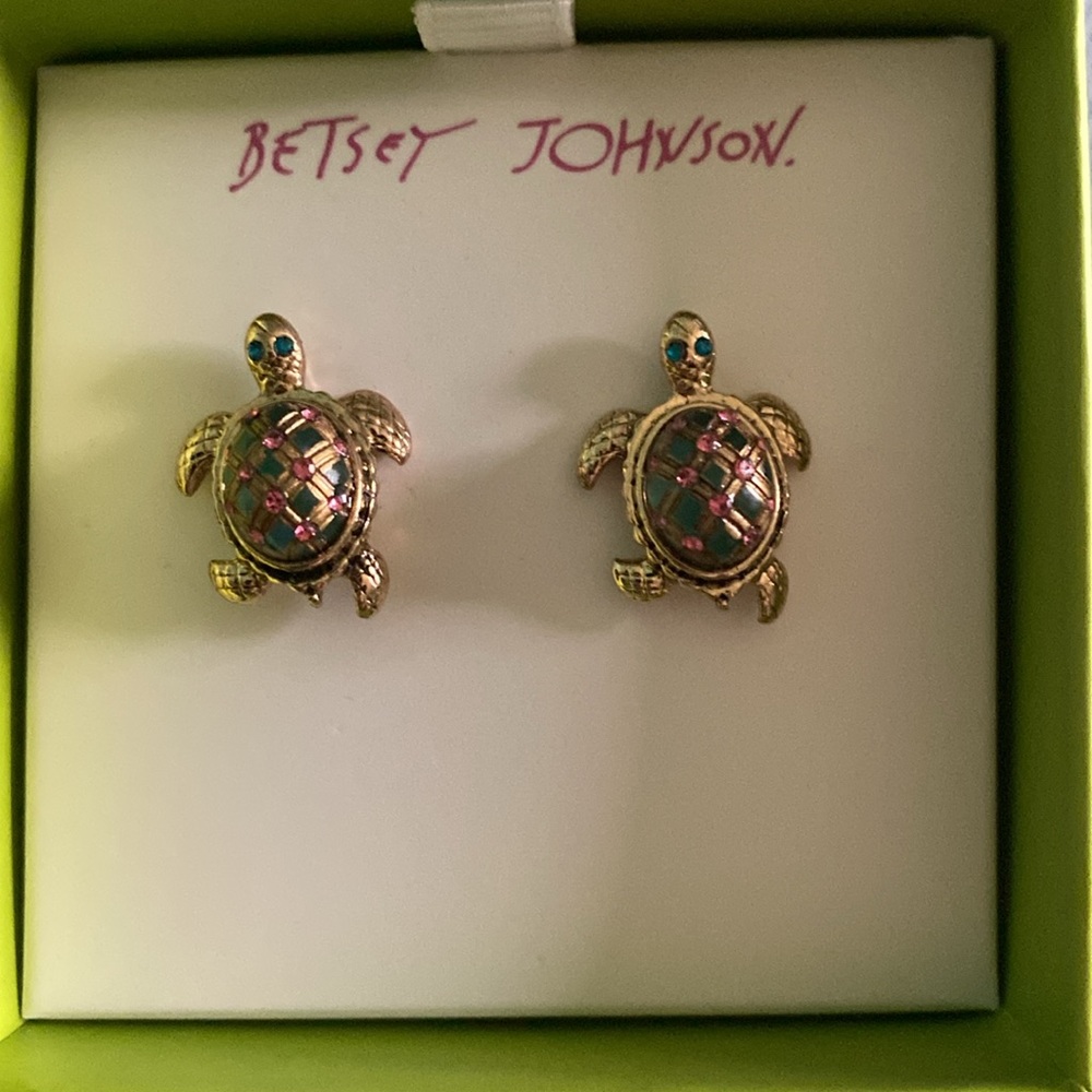 Betsey Johnson turtle earrings - Picture 2 of 2